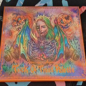 Trick or Treat Eyeshadow Palette - Vibrant Colors